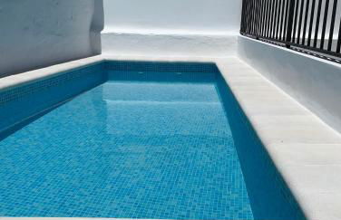 Apartamento nuevo con piscina en el centro "Doña Paca-Ronda" - Photo 2