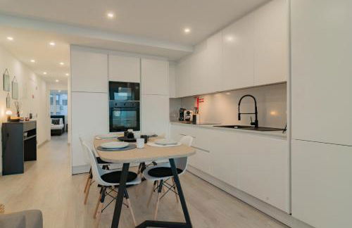 Stylish Apartment W/ River View by LovelyStay - Photo 2