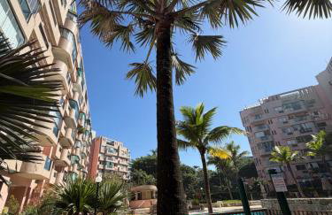 Beachfront Resort 2 Bedrooms 7 Guests - avenida Lúcio Costa - ideal para famílias e grupo de amigos - Foto 12