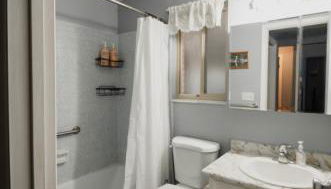 Bright and Peaceful Apt in Midvale - Photo 3