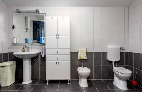 Torine - Capacious Holiday Home in Neorić with Heated Swimming Pool - Foto 31