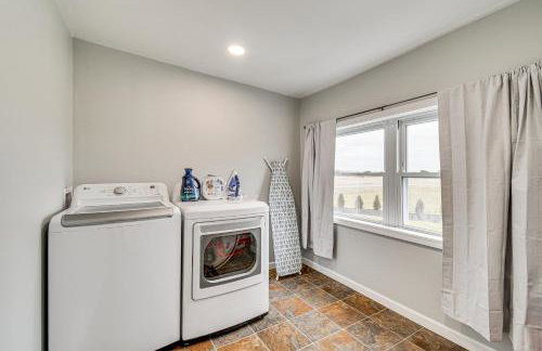 Auburn Finger Lakes Farmhouse with Open Views! - Foto 23