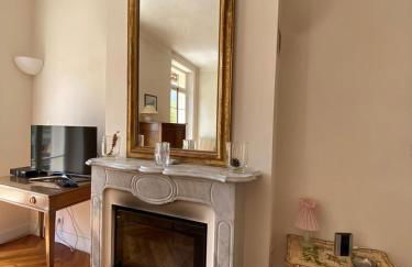 PALMERAIE - Magnifique appartement d'époque avec Vue Mer 4 personnes avec terrasse Le Port Nice - Photo 8