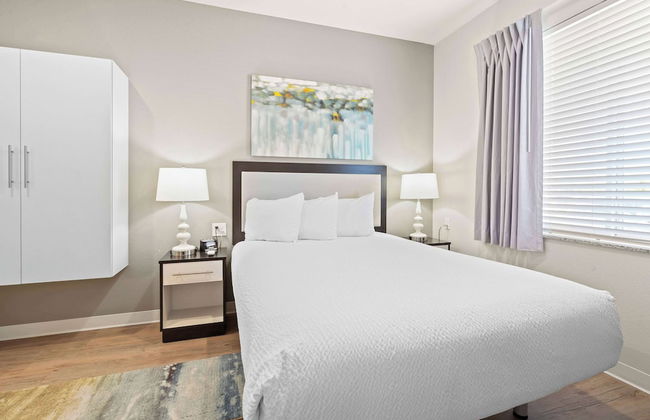 WaterWalk Extended Stay by Wyndham Kansas City - Overland Pk - Photo 8