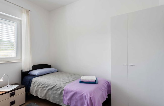 Simplistic Apartment in Neviđane near Sea Beach - Foto 6