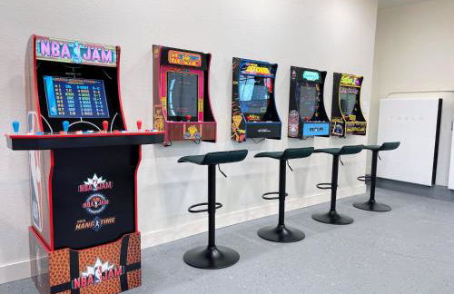 Log Cabin sleeps 20 with hot tub, EV Charger, firepit - Foto 10