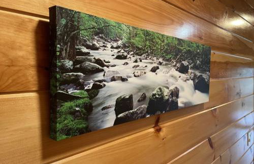 Peaceful family cabin near fishing with over 100 acres of mountain and field trails to explore! 2 Bedroom Cabin by RedAwning - Foto 14
