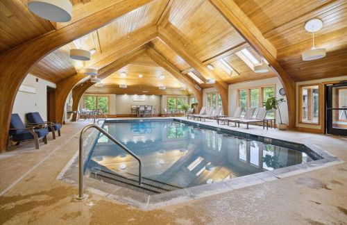 Highridge J5B Spectacular 1 Bedroom Escape with fireplace, sauna & resort amenities - Foto 18