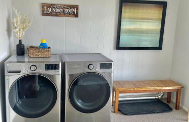 City light views getaway close to top ski resorts - Foto 20