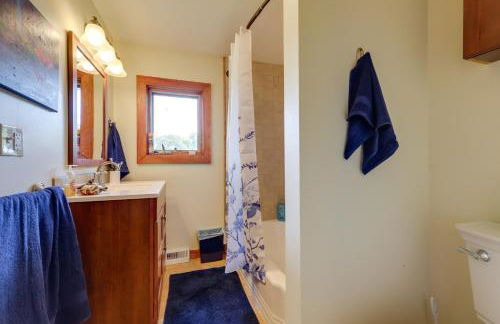 Lakefront Connecticut Retreat Near UConn - Foto 17