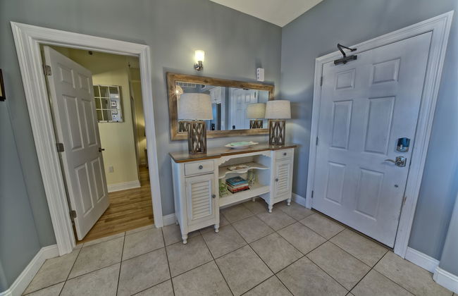 Cozy Oceanfront Condo with Beachside Pool - Unit 1602 by RedAwning - Foto 13