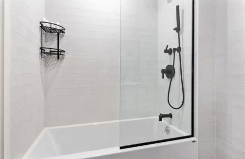 Luxury 3BR Duplex w Private Patio in Upper East - Foto 28