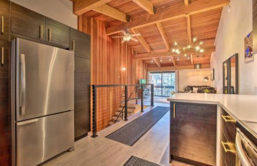 Contemporary Mountain Retreat - Walk to Slopes! - Photo 8