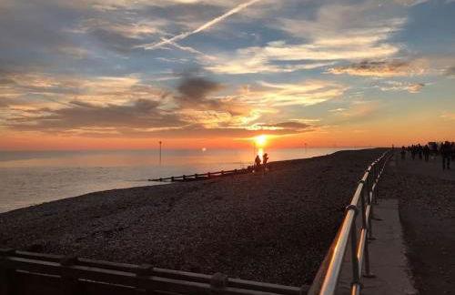 Stay in our beautiful 1850’s Coastguards Cottage. - Photo 37