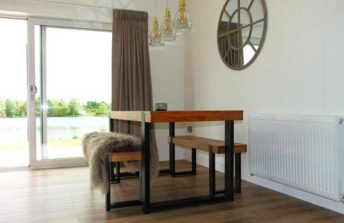 Phoenix Lodge - Luxury 2 ensuite bedrooms, lakeside views - Foto 16