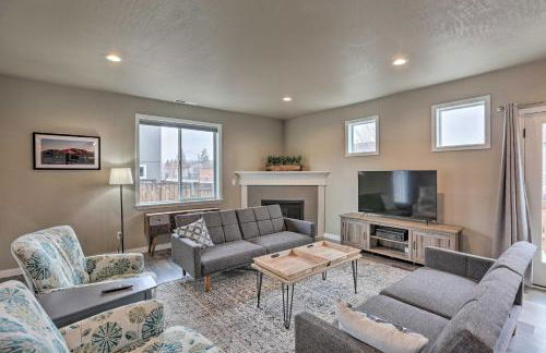 Chic Bend Home with Deck Less Than 3 Mi to Downtown! - Foto 1