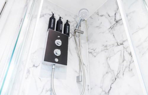 Free parking, Private Garden and Netflix, Charming Elegant 2 bedroom House Nottingham - Photo 31