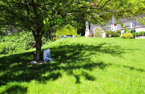 Stunning House with Views of Puget Sound! Ideal for Family Reunions - Photo 136