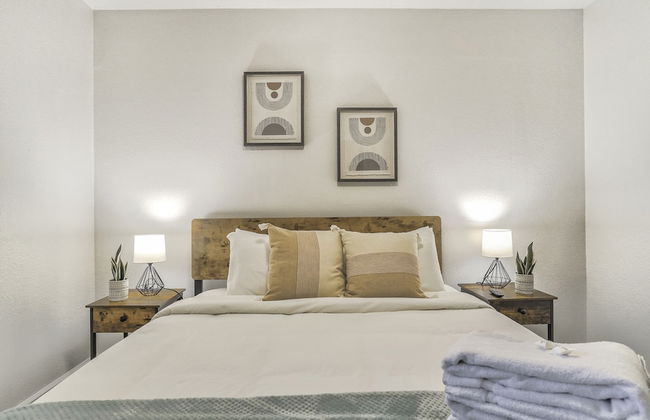 2 Bears Combined - Photo 2