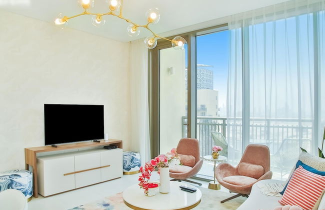 Lavish Living Along the Dubai Creek - Photo 2