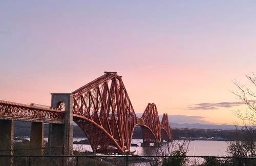 Three Bridges Waterfront - Foto 1