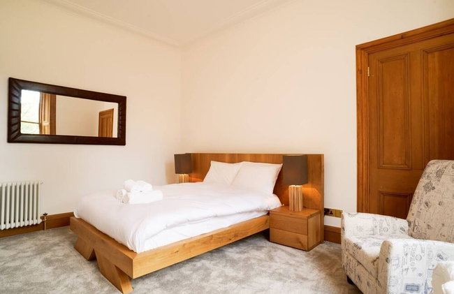 JOIVY 5 Bedroom Apt Near Meadows & George Square - Foto 23