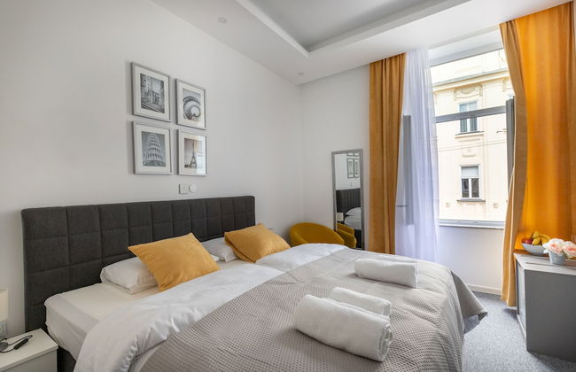 Tesla Boutique Apartments & Rooms - Photo 16