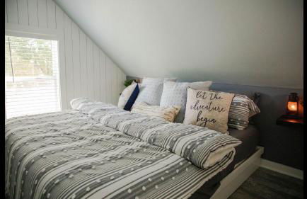 Family Home with Private Pool Yard Only 24 Mi to Disney - Foto 52