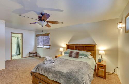 Wasilla Spruce Moose Cabin Lakefront and Hot Tub! - Foto 13