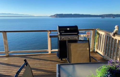 Stunning House with Views of Puget Sound! Ideal for Family Reunions - Photo 64