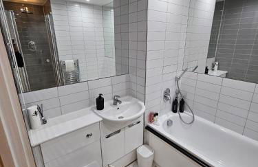 Lavish London Apartment - Secure with parking - Foto 2