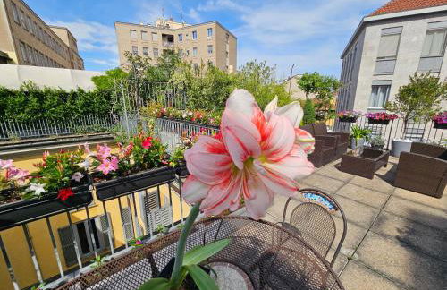 Exclusive top floor 2-bedroom flat - Photo 29