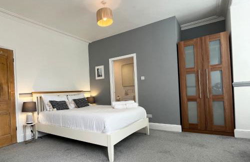 Spacious Home Near Seafront & Train Station 5 Bed Sleeps 10- Central Penzance - Foto 17