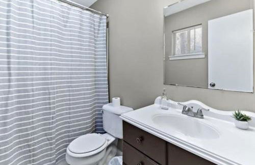 Travis' Place - Convenient and Affordable Location - Foto 25