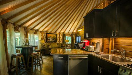 Creekside Cove Luxury Yurt w Hot Tub in Nantahala - Foto 3
