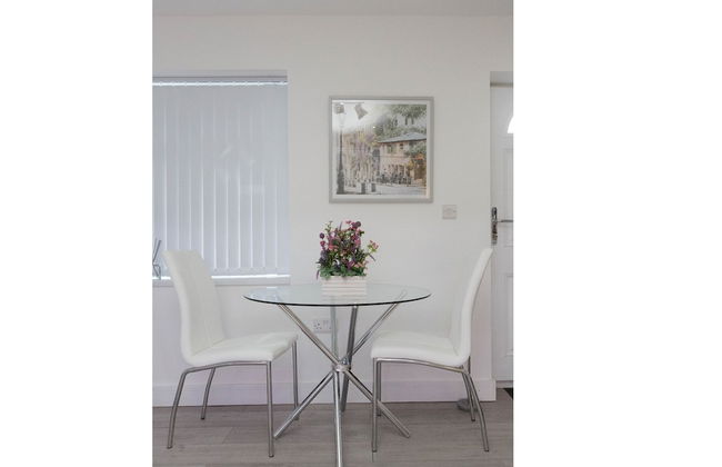 Live in Leeds Greenhill Bungalows - Photo 68