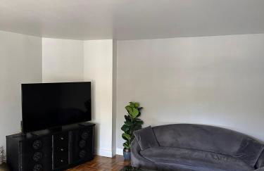 Warm and Welcoming - Photo 19