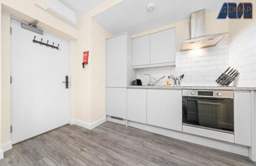 1 Bed Flat With Parking Sleeps 2 in Fife - Foto 2