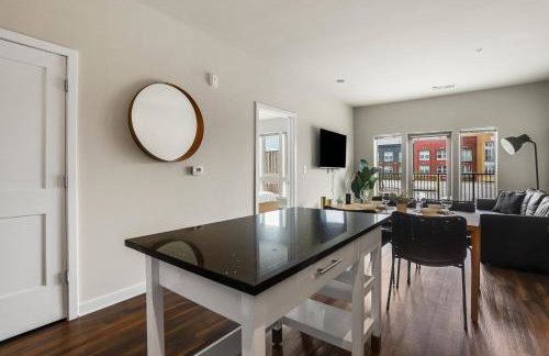 Chic 1BR Alexandria Retreat - Fast Metro Access - Photo 18