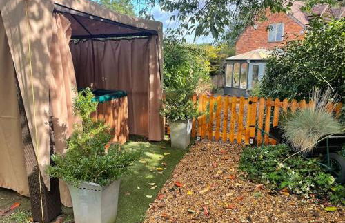 The Big Cosy Boudoir Bed + Hot tub - Photo 20