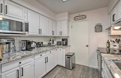 Renovated Cottage with Fire Pit in Munds Park! - Foto 8