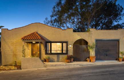 Spanish Revival Charm in Silver Lake w Patio BBQ Walkable Location Maltman Manor by AvantStay - Photo 36