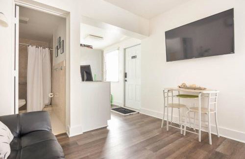 Sleeps 3, Cozy, Boho Style, in the heart of Miami -free parking - Foto 4