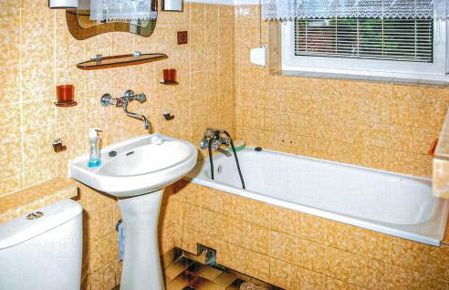 Cozy Home In Nowe Warpno With Wifi - Foto 24