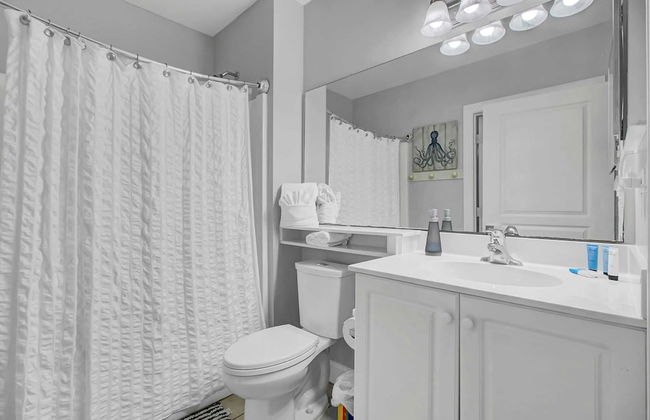 Beachfront 3bdr Condo w/ Pool & Deck Ocean Views Ocean Blvd #102 by Avantstay - Foto 23