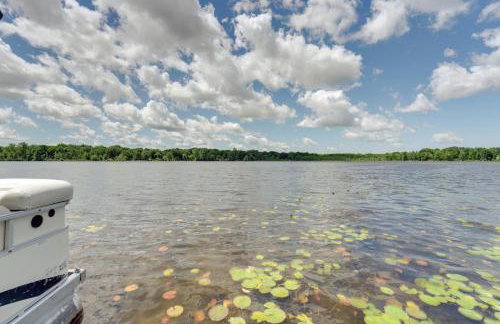 Lakefront Retreat with Views and Decks and Fire Pit - Foto 62