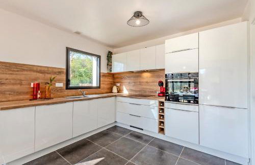 la villa iodée, le confort d une maison neuve équipée d une piscine intérieure chauffée toute l année, très proche des plus belles plages - Foto 9