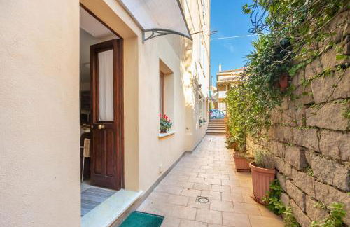 Spacious 3-Bedroom Apartment with Courtyard in Tempio Pausania - Perfect for Families - Foto 40