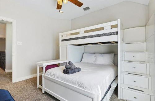 The Best of Lakeside Living - Luxury at its Finest - Photo 31