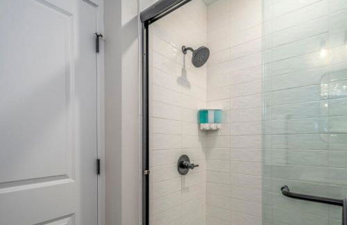 Prime OTR, 3 Lux Queen Beds, Two 55in TVs, Steps to TQL, Findlay Market, Light Rail, Fast Wifi - Foto 18